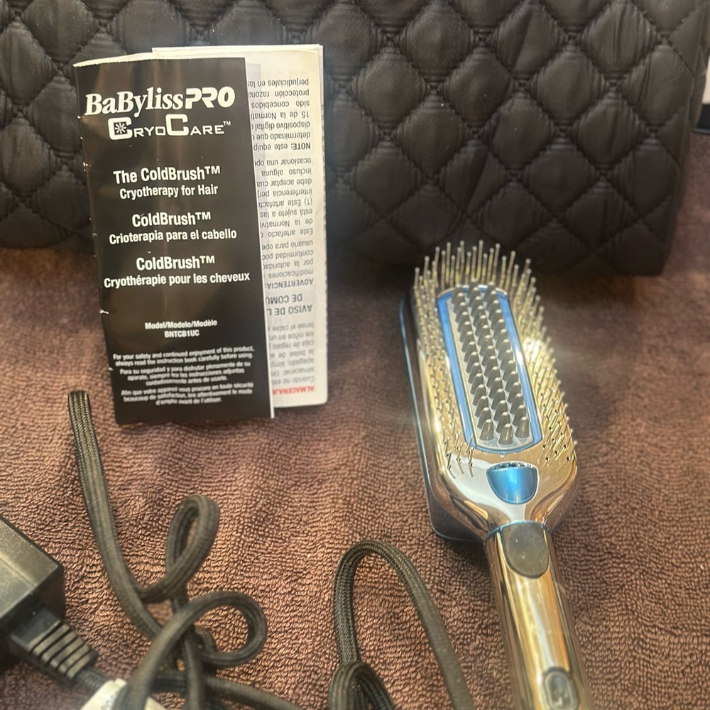 BaBylissPRO ColdBrush Cryotherapy Hair Brush — Silver & Blue with bag